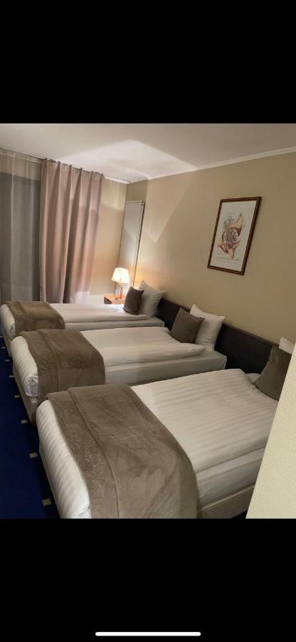 Park Hotel Airport Шарлеруа Экстерьер фото